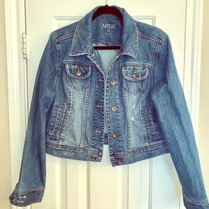 🔸SOLD🔸Distressed jean jacket XL